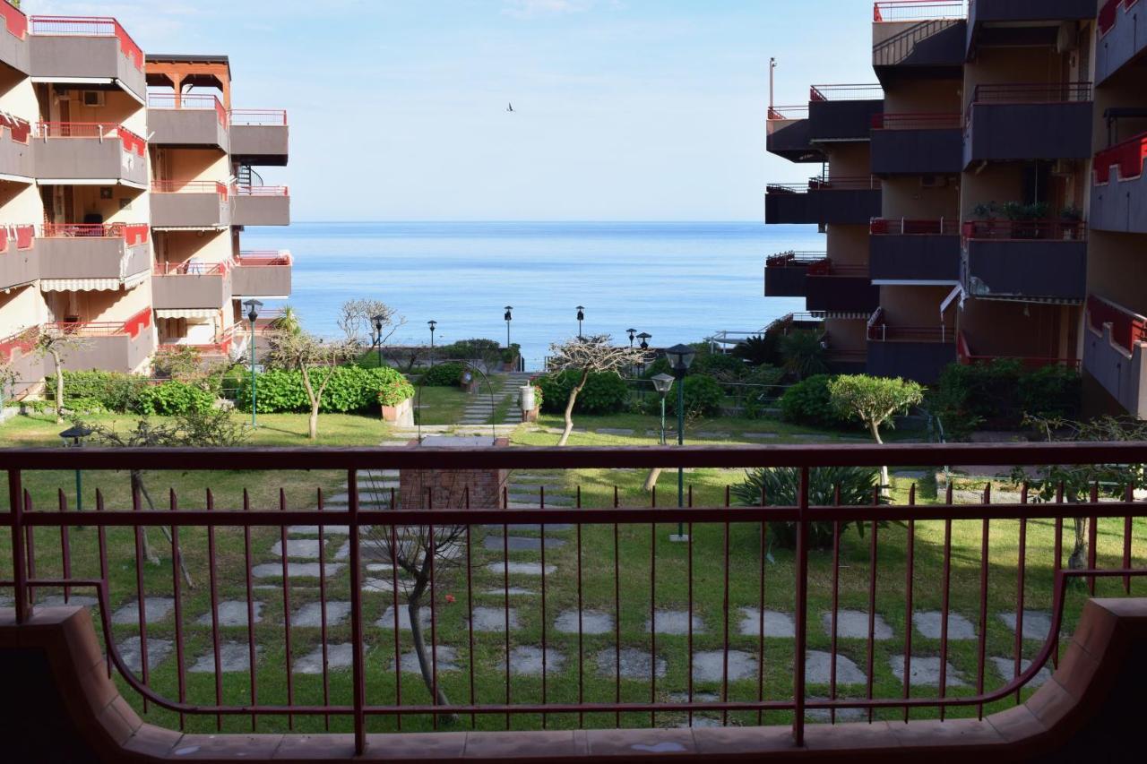 Beach House Blue Holiday Letojanni Εξωτερικό φωτογραφία